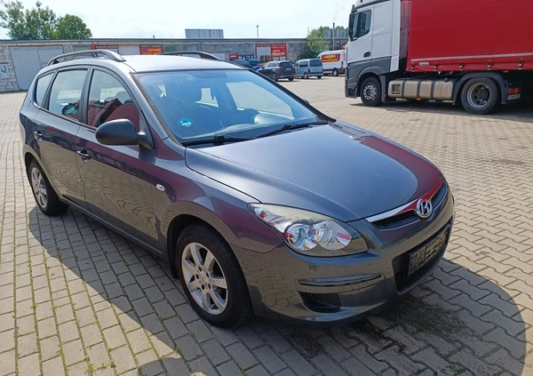 Hyundai I30 cena 9950 przebieg: 302000, rok produkcji 2010 z Czarnków małe 137